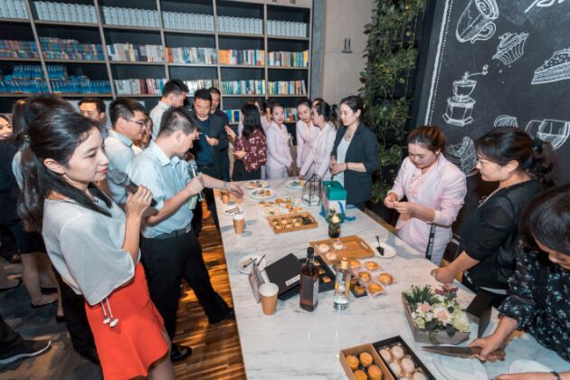 增強文化自信，創(chuàng)建和諧企業(yè)—經(jīng)發(fā)地產(chǎn)舉行中秋詩詞大會活動